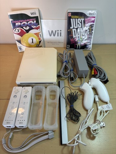 White nintendo wii console - nintendo,